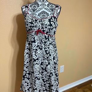 Black and white dress with red accents, Sz 12